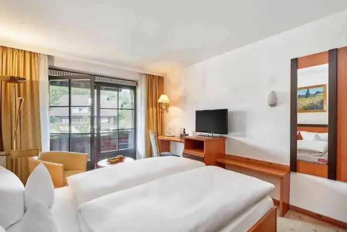 Königshof Hotel 4*