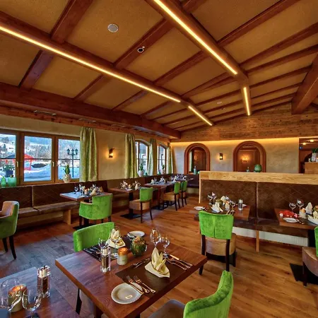 Koenigshof Hotel Resort ホテル 4*