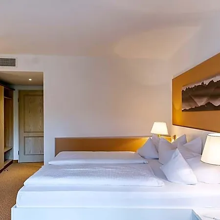 Hotel Koenigshof 4*